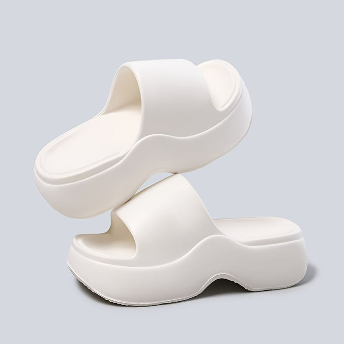 Como o Tamanco Feminino SoftCloud Comfort pode aliviar dores nos pés causadas por fascite plantar e melhorar seu conforto diário