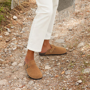 Sandália Clog de Camurça Comfort Yogui